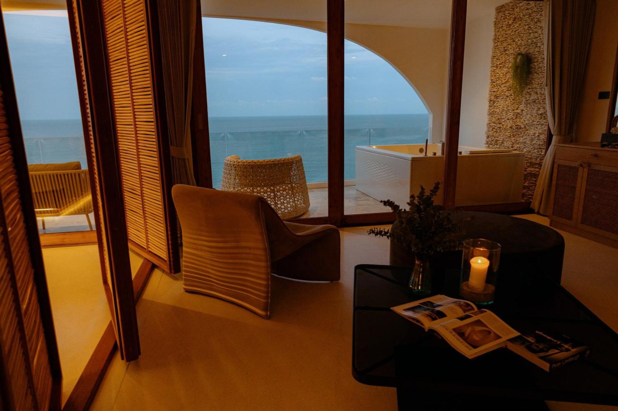 Elite Atoll Beachfront Hotel Khanom Room photo