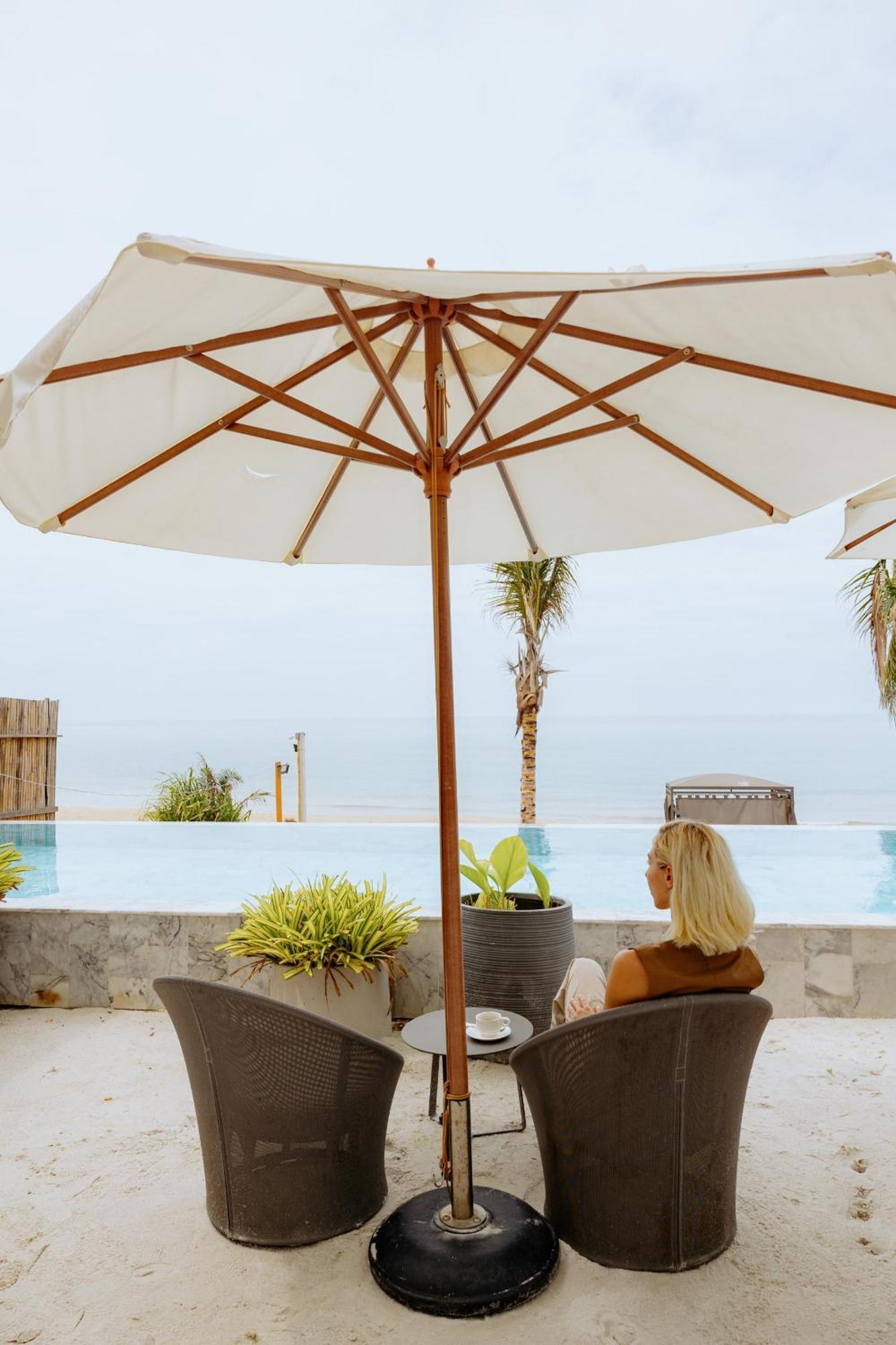 Elite Atoll Beachfront Hotel Khanom Exterior photo